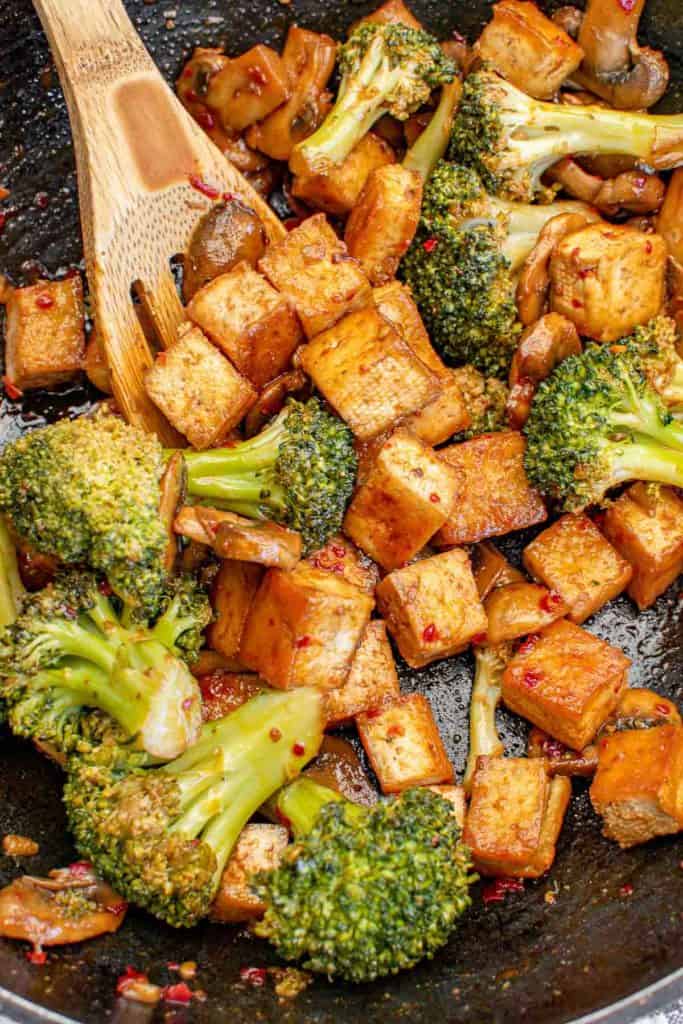 Easy Broccoli Tofu Stir Fry (Vegan!) - Vegan Blueberry
